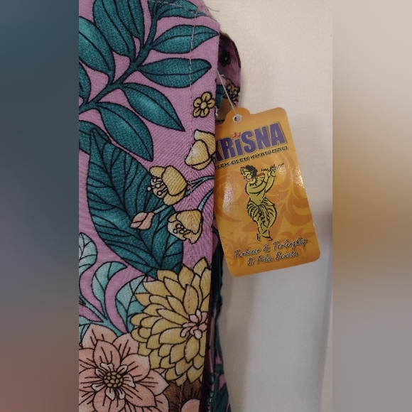 Women's Floral Beach Wrap From Bali - Picture 2 of 4